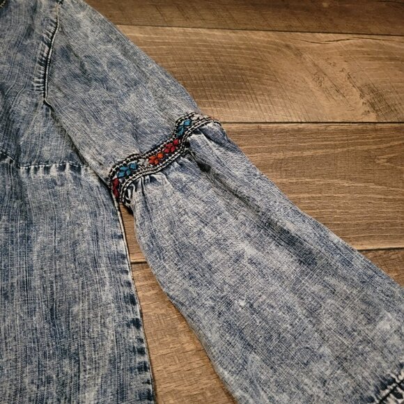 Sharon Young Denim Peasant Style top with Embroidery.  Size Med. - Picture 5 of 8